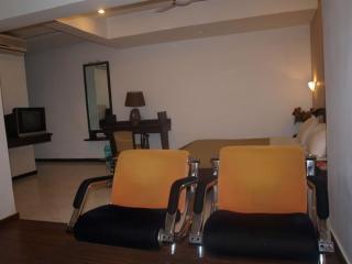 Hotel Maan Residency Ahmedabad Esterno foto