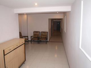 Hotel Maan Residency Ahmedabad Esterno foto